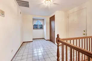 245 Windsor Ln, Willowbrook, IL 60527 - Photo 7
