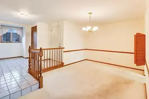 245 Windsor Ln, Willowbrook, IL 60527 - Photo 9