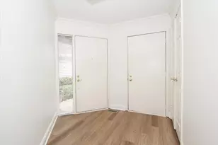 981 Longmeadow Ct, Lake Barrington, IL 60010 - Photo 5