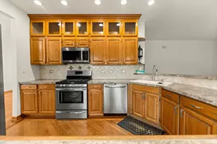 707 Marigold Ct, Naperville, IL 60540 - Photo 9