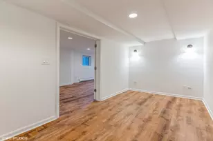 3721 N Ashland Ave, Chicago, IL 60613 - Photo 9