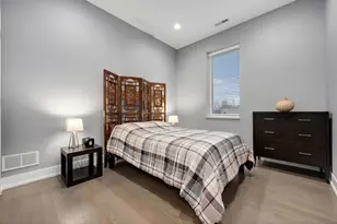 1017 N California Ave, Chicago, IL 60622 - Photo 17