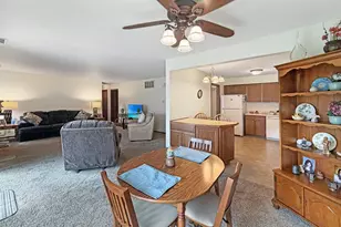 1801 S Yellow Creek Ct, Freeport, IL 61032 - Photo 5