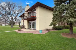 1801 S Yellow Creek Ct, Freeport, IL 61032 - Photo 3