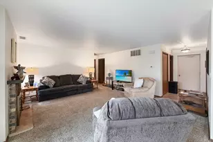 1801 S Yellow Creek Ct, Freeport, IL 61032 - Photo 11