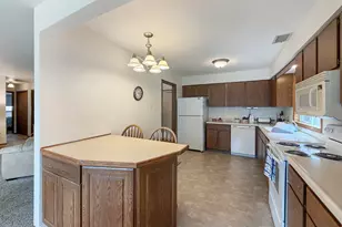 1801 S Yellow Creek Ct, Freeport, IL 61032 - Photo 7