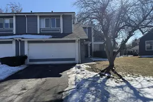 525 Lasalle Ln, Buffalo Grove, IL 60089 - Photo 1