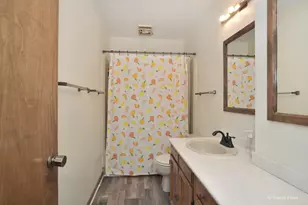 425 E Broadway Ave, Crystal Lake, IL 60014 - Photo 13