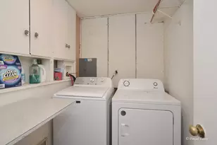 425 E Broadway Ave, Crystal Lake, IL 60014 - Photo 17