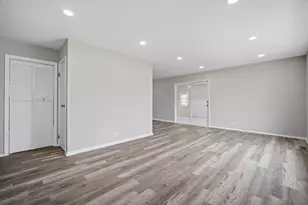 249 Shawnee Dr, Carol Stream, IL 60188 - Photo 7