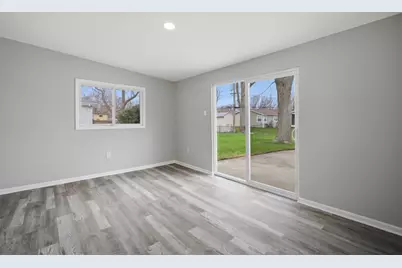 249 Shawnee Drive, Carol Stream, IL 60188 - Photo 13