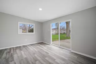 249 Shawnee Dr, Carol Stream, IL 60188 - Photo 13