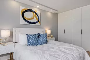 1355 N Sandburg Terrace, Chicago, IL 60610 - Photo 17