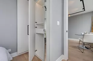 1355 N Sandburg Terrace, Chicago, IL 60610 - Photo 21