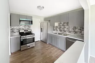 1540 Heather Ct, Wheeling, IL 60090 - Photo 3