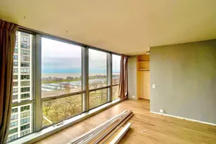 330 W Diversey Pkwy, Chicago, IL 60657 - Photo 3