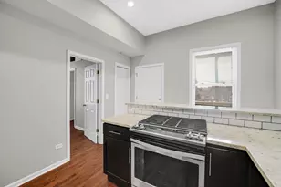 2333 W Montana St, Chicago, IL 60647 - Photo 5