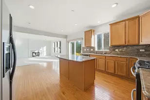 402 Marshall Ash St, Bolingbrook, IL 60490 - Photo 7