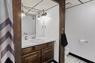 925 12th Ave, Moline, IL 61265 - Photo 29