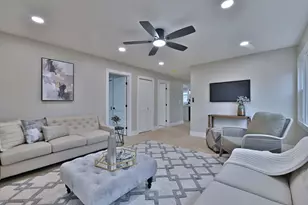 656 W Comstock Ave, Elmhurst, IL 60126 - Photo 19