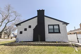 10701 S Harding Ave, Chicago, IL 60655 - Photo 5