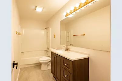 629 W Streamwood Boulevard #B, Streamwood, IL 60107 - Photo 9