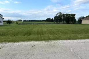 1400 Wright Dr, Sandwich, IL 60548 - Photo 1