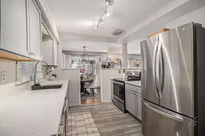 3804 Grove Avenue, McHenry, IL 60050 - Photo 9