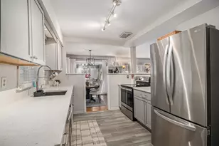 3804 Grove Ave, McHenry, IL 60050 - Photo 9