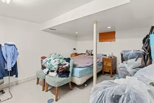 318 W 24th Pl, Chicago, IL 60616 - Photo 11