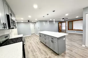 1310 Somerset Ln, Schaumburg, IL 60193 - Photo 3