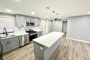 1310 Somerset Ln, Schaumburg, IL 60193 - Photo 5