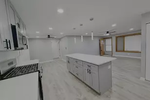 1310 Somerset Ln, Schaumburg, IL 60193 - Photo 23