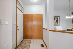 2123 Vanderbilt Dr, Geneva, IL 60134 - Photo 3