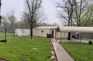 17860 N Woodlawn Ln, Chicago, IL 62898 - Photo 7