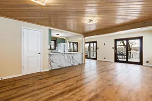 22566 W Lillian Pl, Antioch, IL 60002 - Photo 3