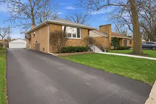 318 Hibbard Rd, Wilmette, IL 60091 - Photo 5