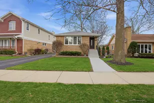 318 Hibbard Rd, Wilmette, IL 60091 - Photo 3