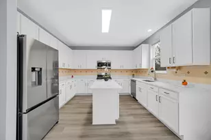 984 Ashbrook Cir, Bolingbrook, IL 60440 - Photo 11