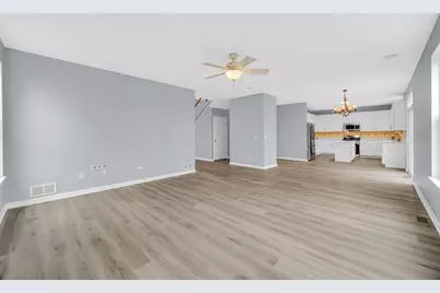 984 Ashbrook Circle, Bolingbrook, IL 60440 - Photo 5