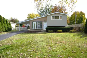 203 Valerie Ct, Glenview, IL 60025 - Photo 1