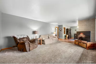 1321 Florence Drive, Sycamore, IL 60178 - Photo 3