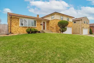 1531 N 9th Ave, Melrose Park, IL 60160 - Photo 1