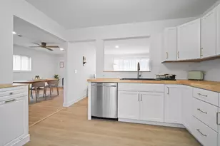 1105 Julienne Dr, Normal, IL 61761 - Photo 9