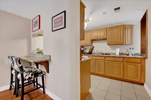 550 W Surf St, Chicago, IL 60657 - Photo 7