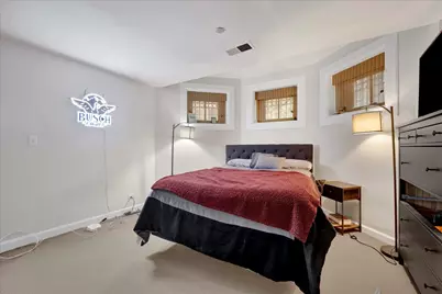 550 W Surf Street #002, Chicago, IL 60657 - Photo 9