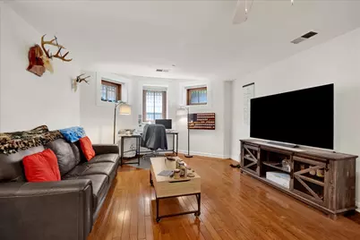 550 W Surf Street #002, Chicago, IL 60657 - Photo 3