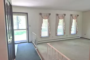 8 Hawthorne Dr, Oswego, IL 60543 - Photo 9
