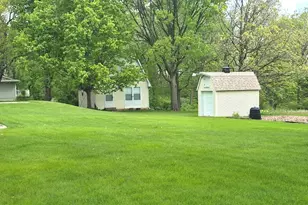 8 Hawthorne Dr, Oswego, IL 60543 - Photo 7
