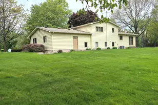 8 Hawthorne Dr, Oswego, IL 60543 - Photo 5
